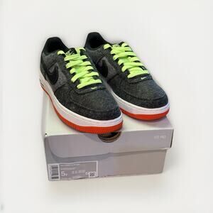 Nike Air Force 1 Lv8 GS Boys Shoes Size 5Y, Color Black/Black/Ghost Green